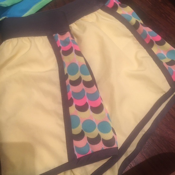 Girls shorts - Picture 3 of 3